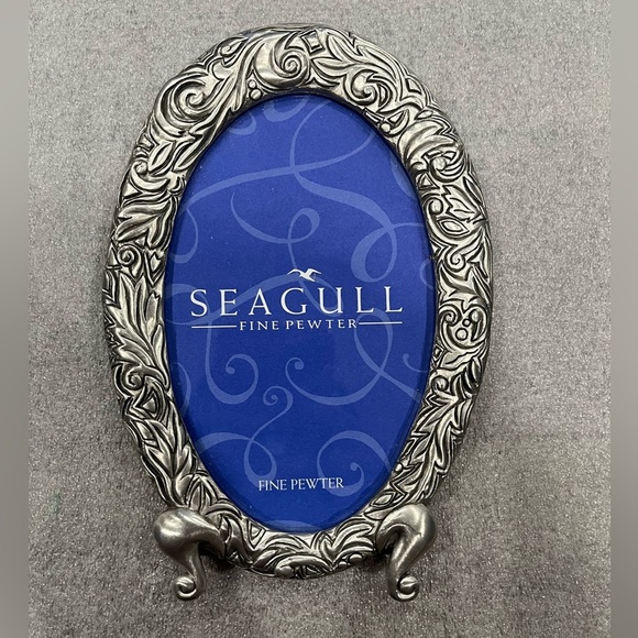 VTG Seagulls Premium Pewter Oval Photo Frame 2001 - Picture 1 of 5